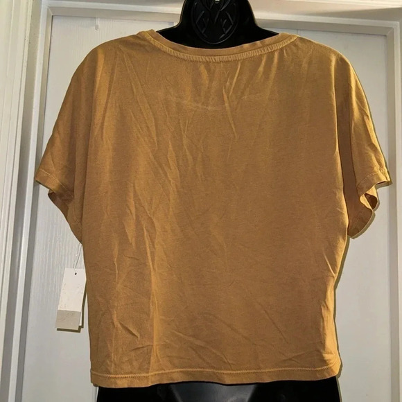 BP. Short Sleeve Cropped Top - Picture 2 of 3